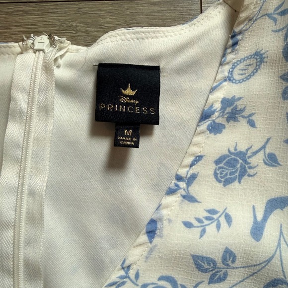 Disney Princess Floral Romper Blue White Long‎ Sleeve eyelet Waist Ruffle M - Picture 3 of 7